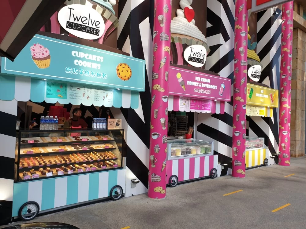 Twelve Cupcakes design
